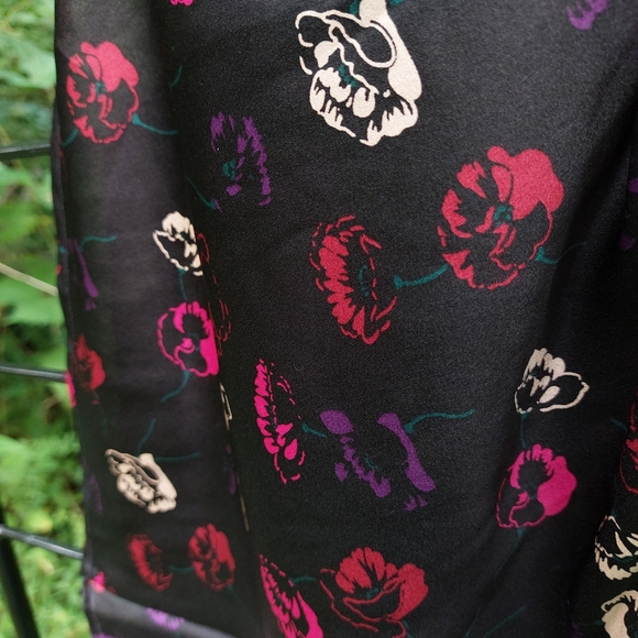 Banana Republic 100% Silk Floral Tank Sm - Picture 5 of 7